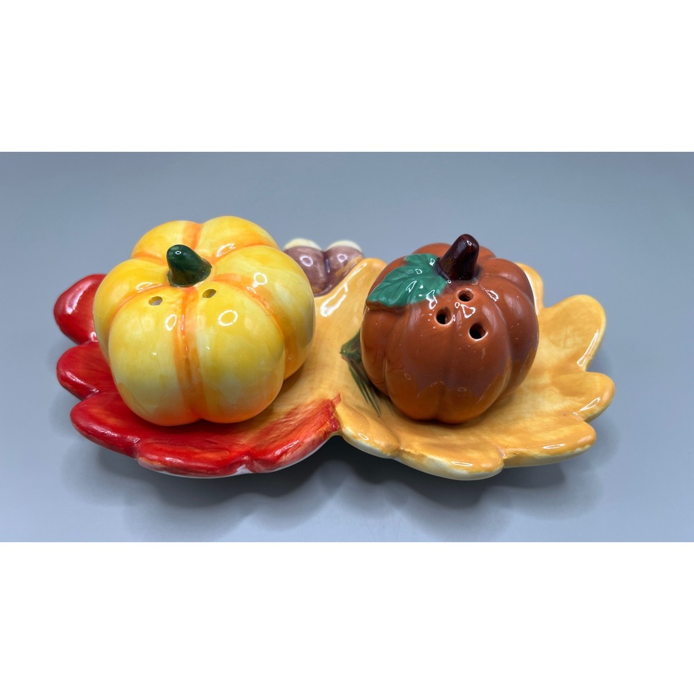 Ceramic Pumpkin Salt Pepper Shakers Leaf Tray 3 Pc Autumn Fall Thanksgiving